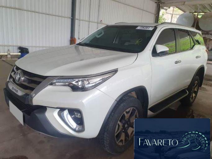 TOYOTA HILUX SW4 19/19