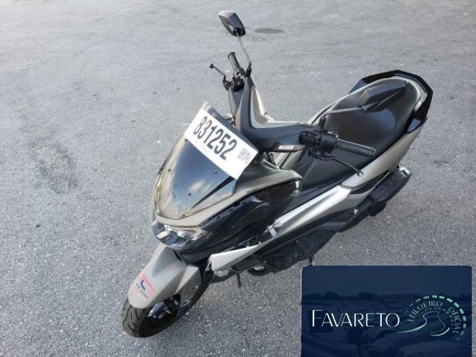 YAMAHA NMAX 18/18