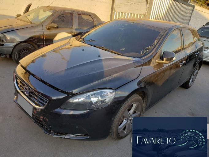 VOLVO V40 T4 15/15