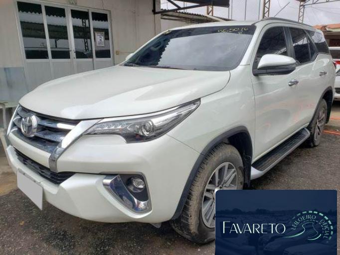 TOYOTA HILUX SW4 19/19