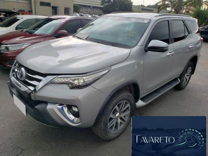 TOYOTA HILUX SW4 19/19