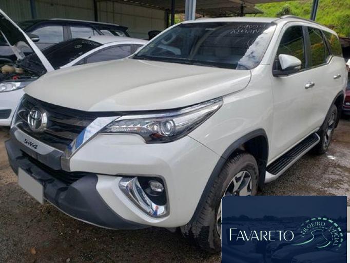 TOYOTA HILUX SW4 19/19