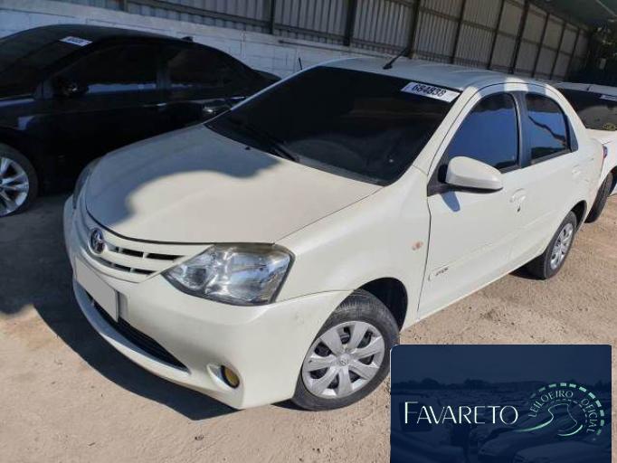 TOYOTA ETIOS SEDAN 15/15